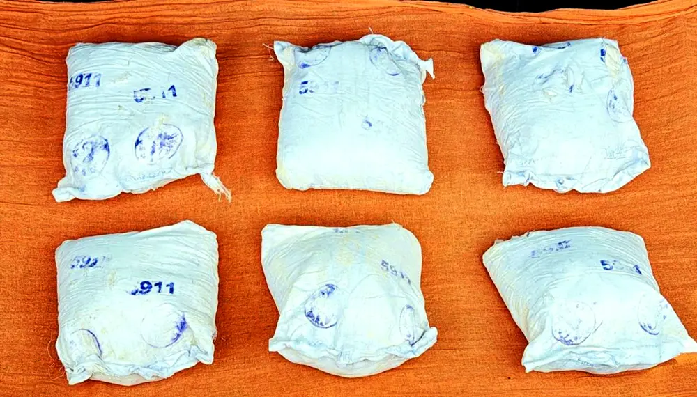 Four arrested with 8.5 kg heroin; case registered against five.